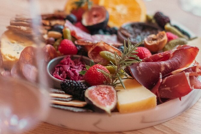 A Wee Taste of Scotlands Foodie Scene With Local Guide - Dining in Historic Scottish Restaurants