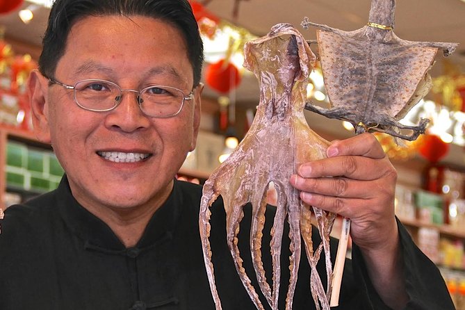 A Wok Around Chinatown: Culinary and Cultural Walking Tour Led by a Chef - Historical Landmarks in Chinatown