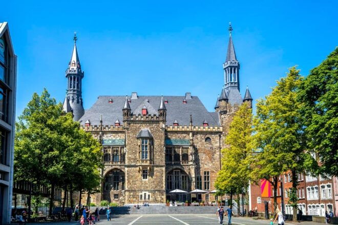 Aachen: Express Walk With a Local in 60 Minutes - Personalized Recommendations