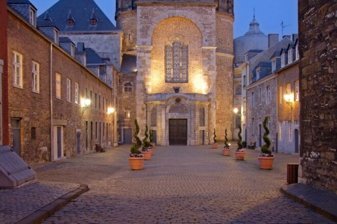 Aachen: Self-Guided Highlights Scavenger Hunt & Tour - Comprehensive Self-Guided Tour Description