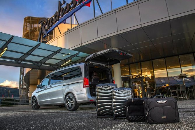 Aberdeen to Edinburgh Luxury Taxi Transfer - Time-Efficient Travel With No Stops or Detours