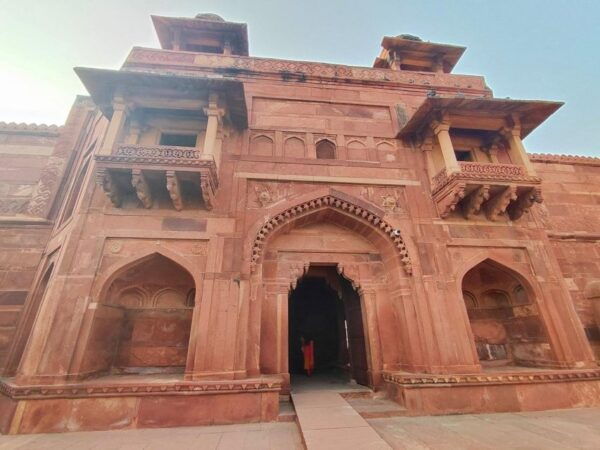 Abhaneri Step Well & Fatehpur Tour With Agra to Jaipur Drop - The Sum Up