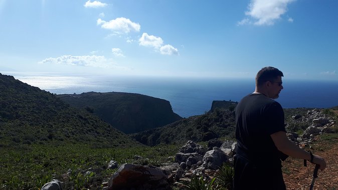 Above ARADENAgorge, MARMARAbeach, LIVANIANA. - Discovering LIVANIANA