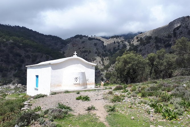 Above ARADENAgorge, MARMARAbeach, LIVANIANA. - Booking Information and Details