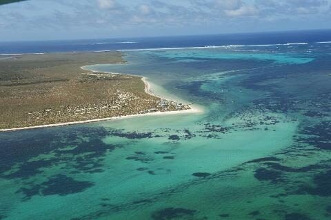 Abrolhos Islands Discovery Tour from Geraldton - A half-day flight from Geraldton to the islands