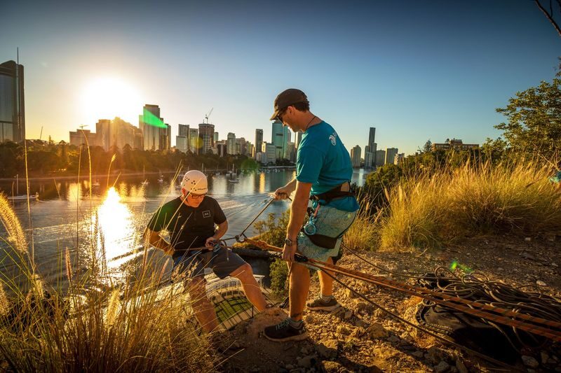 Abseil Brisbanes Kangaroo Point Cliffs - A beginner session, not a test of climbing skill