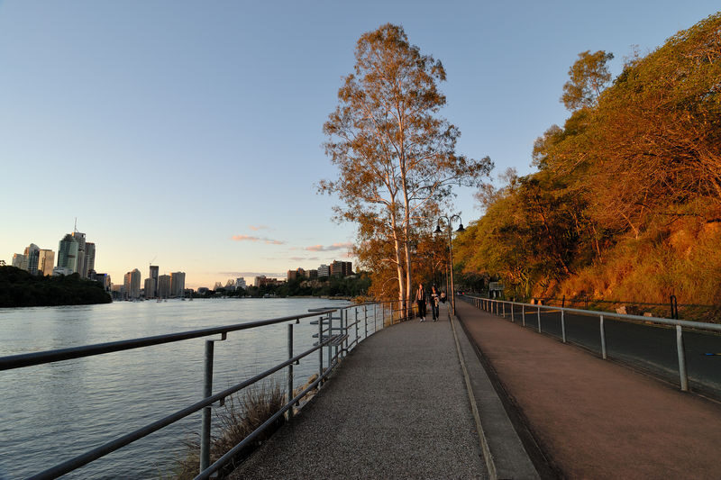 Abseil Brisbanes Kangaroo Point Cliffs - What the price covers, and what it does not