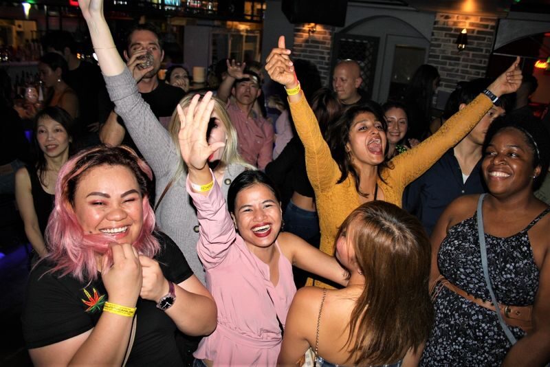 Absolute Busan Pub Crawl Experience in Seomyeon and Gwangalli - The guide can make the night easier