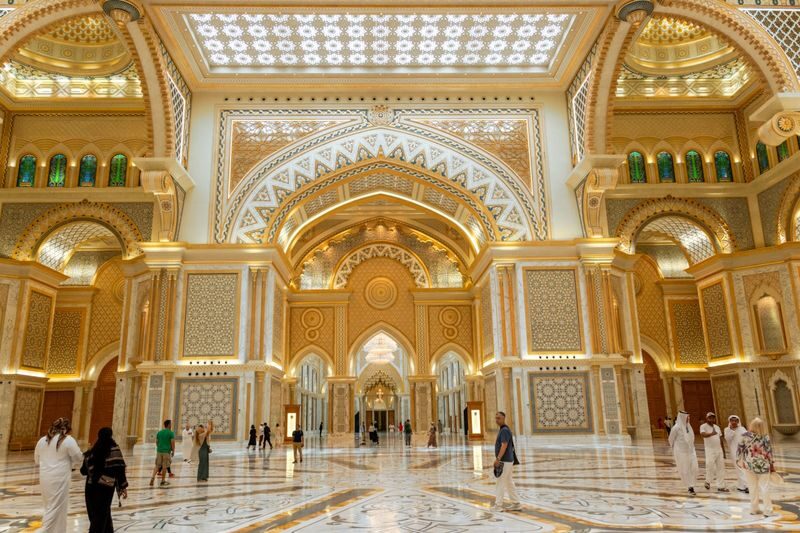 Abu Dhabi and Dubai Desert Safari Multiday Tour - Dinner, shows, and a room with breakfast