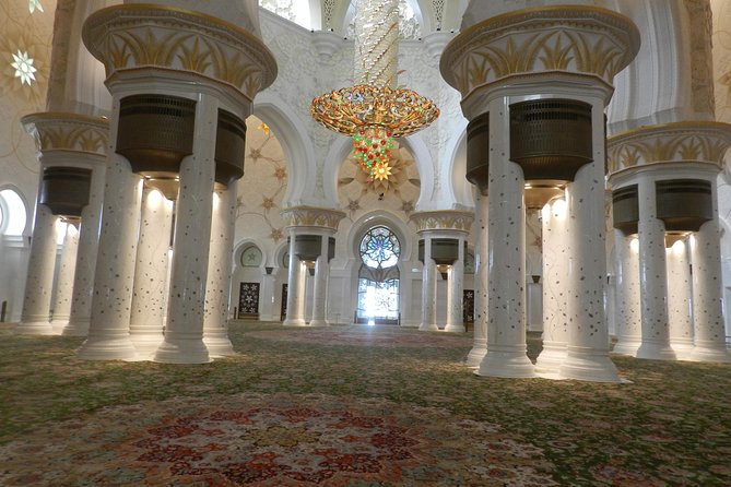 Abu Dhabi City Tour From Dubai With Grand Mosque - Minimum Number of Travelers