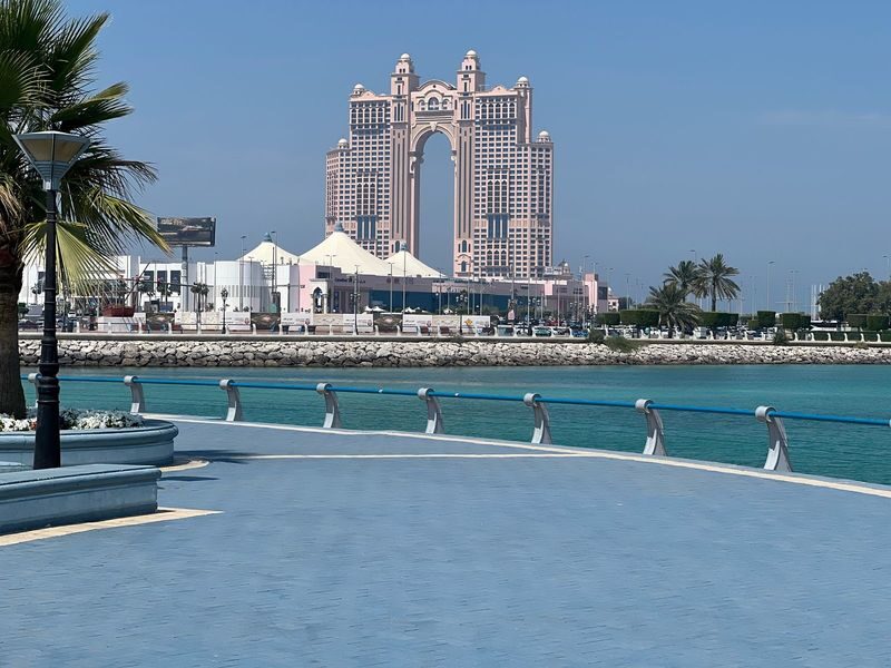 Abu Dhabi City Tour with Grand Mosque from Dubai - The drive sets the scale