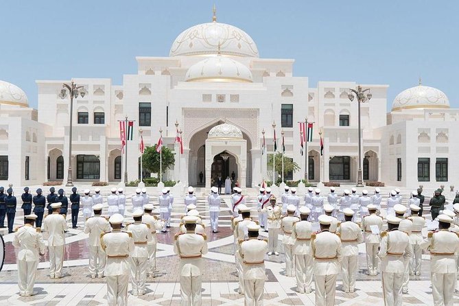 Abu Dhabi City Tour With Louvre Museum - Guided Tour of Abu Dhabis Must-See Attractions