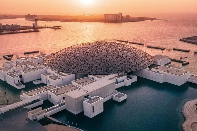 Abu Dhabi City Tour With Louvre Museum From Dubai Small Group - Small Group Experience