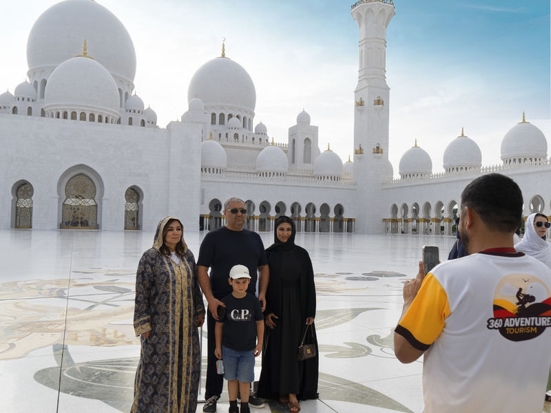 Abu Dhabi City Tour With Mosque & Louvre Museum From Dubai - Dubai to Abu Dhabi, with the driving taken care of