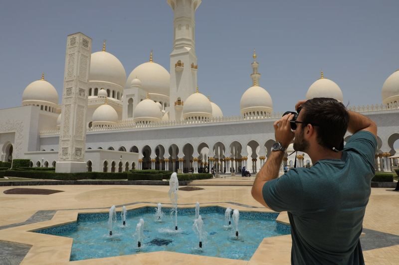 Abu Dhabi Full-day City Tour with Sheikh Zayed Grand Mosque - Etihad Towers and the city’s modern face