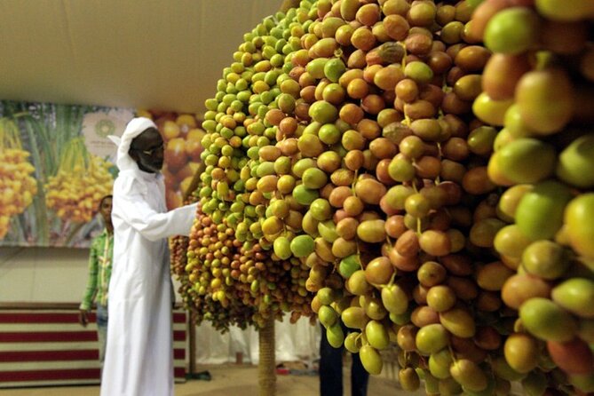 Abu Dhabi Full-Day Sightseeing Tour From Dubai With a Guide - Dining and Shopping