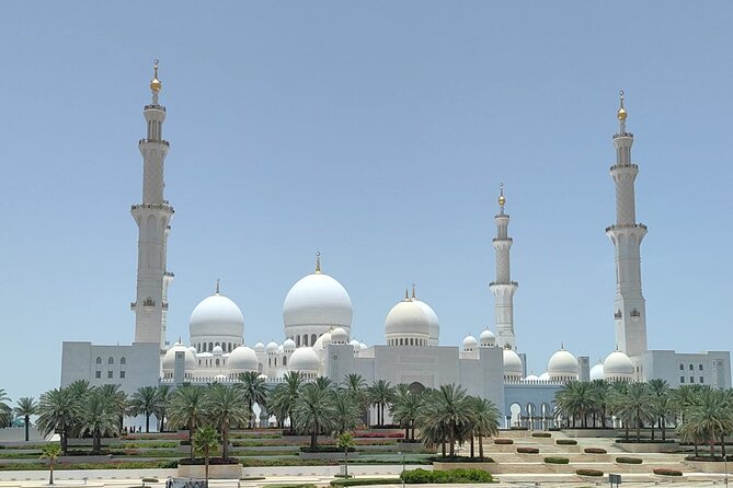Abu Dhabi Grand Mosque, Qasr Al Watan and Louver Museum - Architectural Marvels in Abu Dhabi