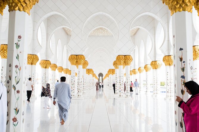 Abu Dhabi Mosque and Entry Ticket to Warner Bros From Dubai - Selecting Date and Travelers