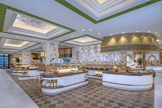 Abu Dhabi Private City Tour With Dining at Emirates Palace - Tour Highlights