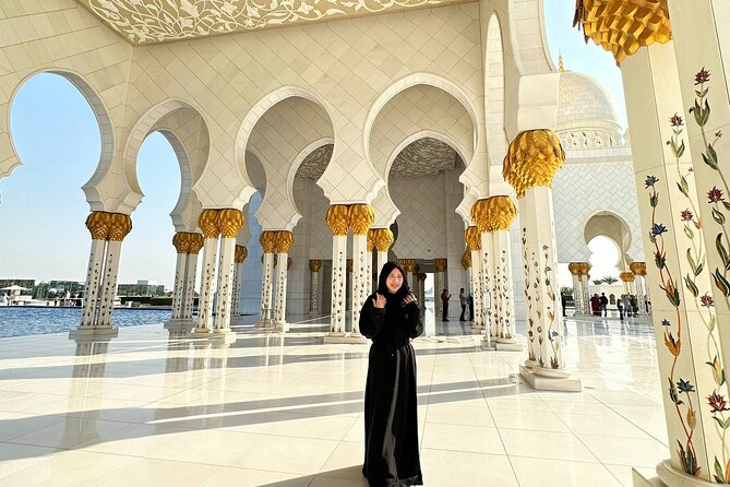 Abu Dhabi Private Sightseeing Tour With a Professional Driver - Dress Code and Mosque Etiquette