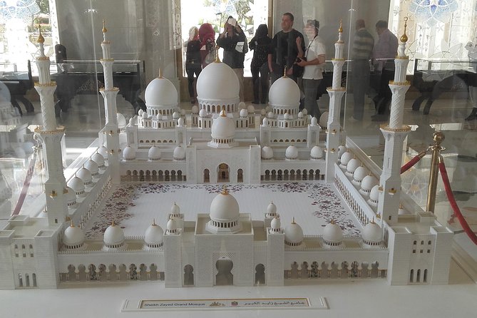 Abu Dhabi : Private Tour With Professional Driver From Dubai - Tour Details