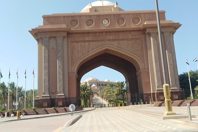 Abu Dhabi : Private Tour With Professional Driver From Dubai - Dress Code