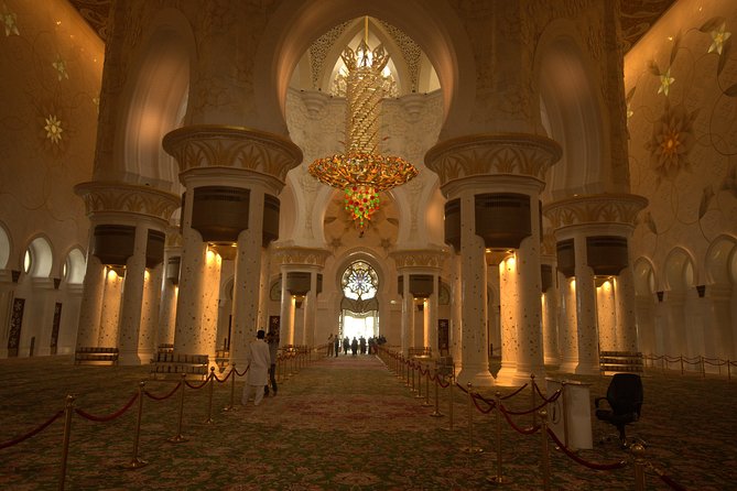 Abu Dhabi: Sheikh Zayed Grand Mosque - Grand Mosque Tour