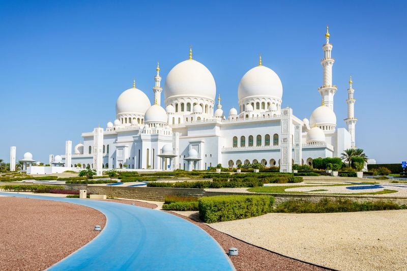 Abu Dhabi Sheikh Zayed Mosque Half-Day Guided Tour - Key points to know before booking