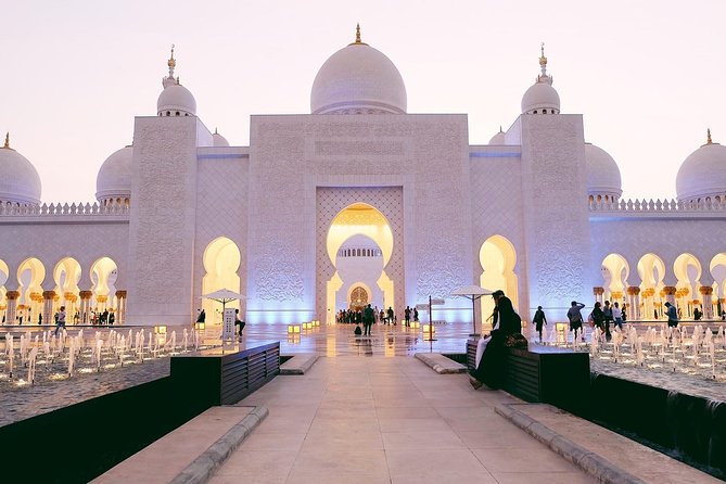 Abu Dhabi Tour: Grand Mosque, Presidential Palace and Louvre Museum - Cultural Experiences