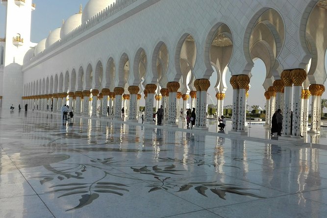 Abu Dhabi Tour With Sheikh Zayed Grand Mosque ,And Qasr Al Watan - Tour Overview