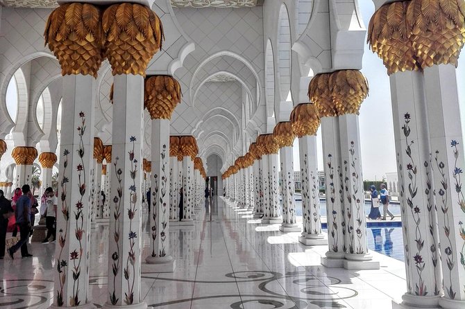 Abu Dhabi Tour With Sheikh Zayed Grand Mosque ,And Qasr Al Watan - The Sum Up