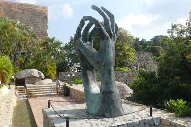 Acapulco: 4HRS City Tour W/Peace Chapel and Mural of Diego - Cliff Diving Spectacle
