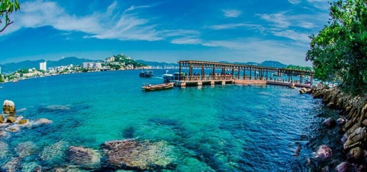 Acapulco: Crystal Bottom Boat Tour to La Roqueta Island - Tour Details