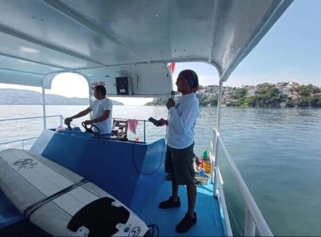Acapulco: Crystal Bottom Boat Tour to La Roqueta Island - Inclusions