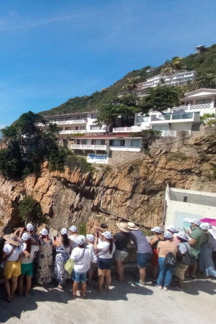 Acapulco: Express Cliff Diving Show Tour - Highlights: Cliff Diving