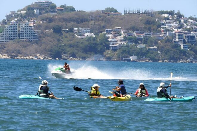 Acapulco: Kayak to El Morro Islet - Safety and Equipment
