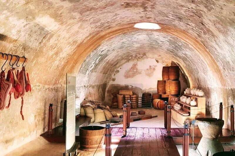 -Acapulco: Walking Tour with Museum, Fort, and Cliff Divers - In-Depth Review: Pros and Cons