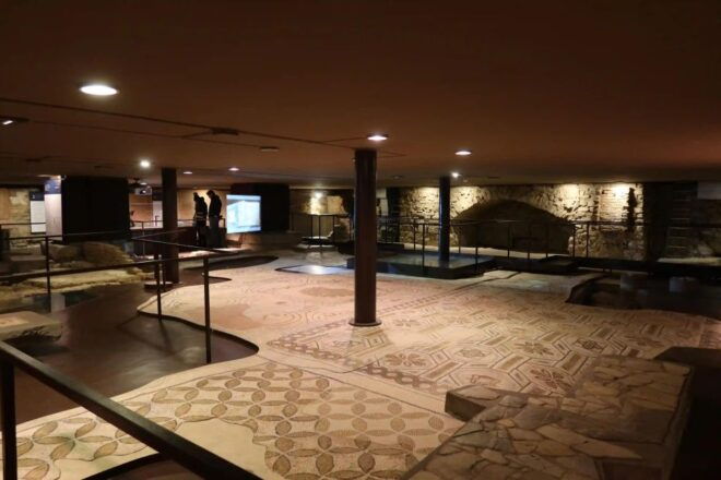 Accademia, Cathedral, Crypt and Baptistery Guided Tour - Experience