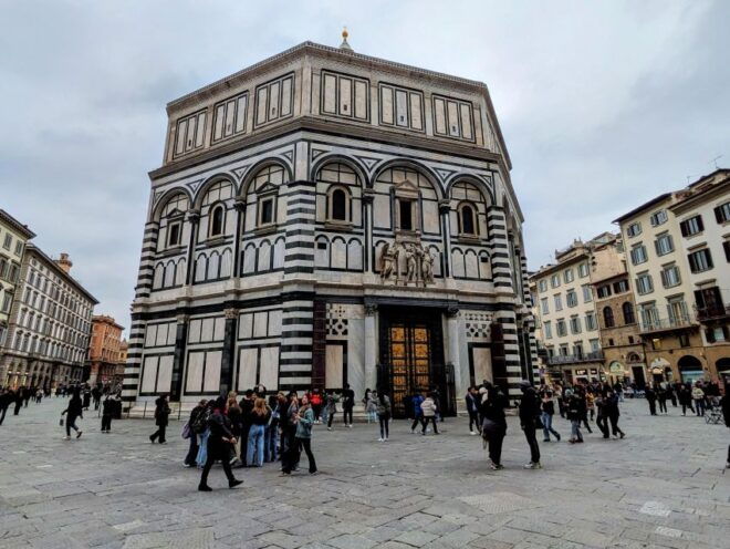 Accademia, Cathedral, Crypt and Baptistery Guided Tour - Meeting Point Details