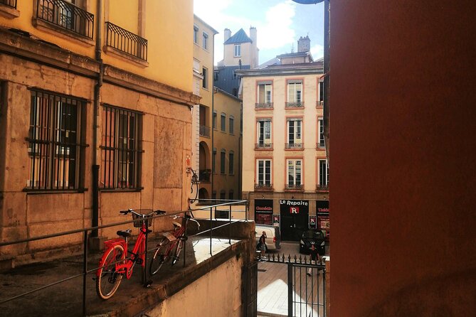 Access to a Self-Guided Tour to Traboules De Lyon: Croix-Rousse - Start Time