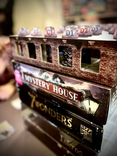 ACCESS TO COMPLETUM BOARD GAMES TABLE FOR UP TO 10 HOURS - Bar and Dining Options