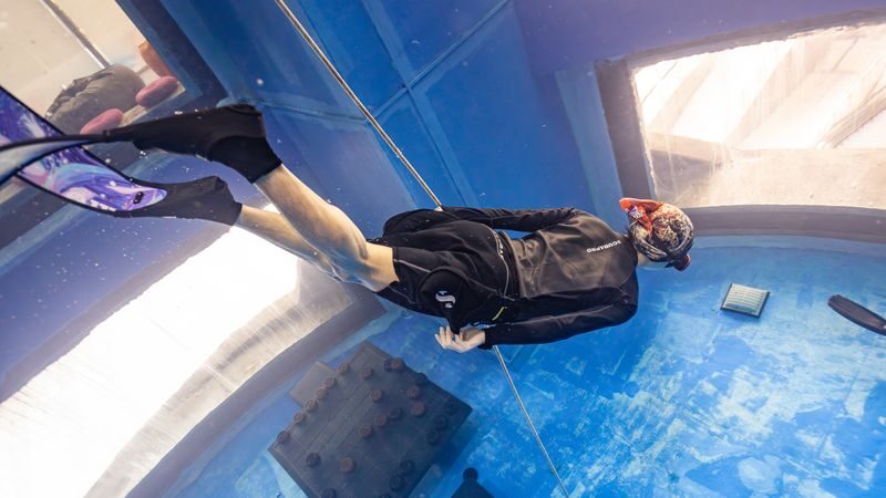 Achira Hot Spring - ZT恒温潜水 Indoor Heated Diving - Diving Experience, Diving Practice - Diving Training (Near Shenzhen Bay Port) - An indoor pool, not an ocean trip