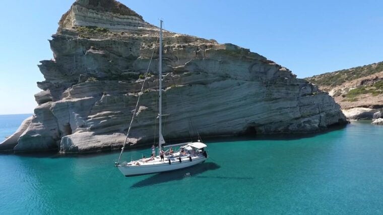 Adamantas: Full-Day Milos & Poliegos Boat Tour with Meals - Practical Tips for Travelers