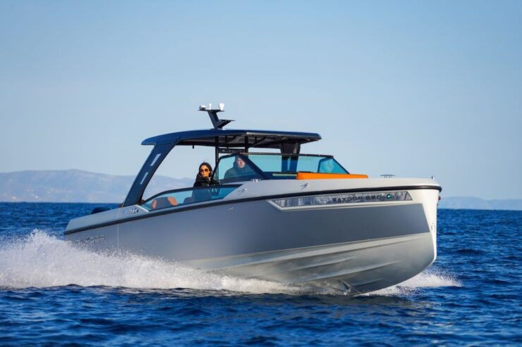 Adamantas: Speedboat Day Trip With Snorkel, Meals & Open Bar - Highlights