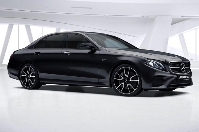 Adelaide Airport Transfers : Adelaide City to Airport ADL in Business Car - The Sum Up
