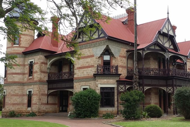 Adelaide Walking Tour: Hills, Squares and Parklands - Ending at the Meeting Point