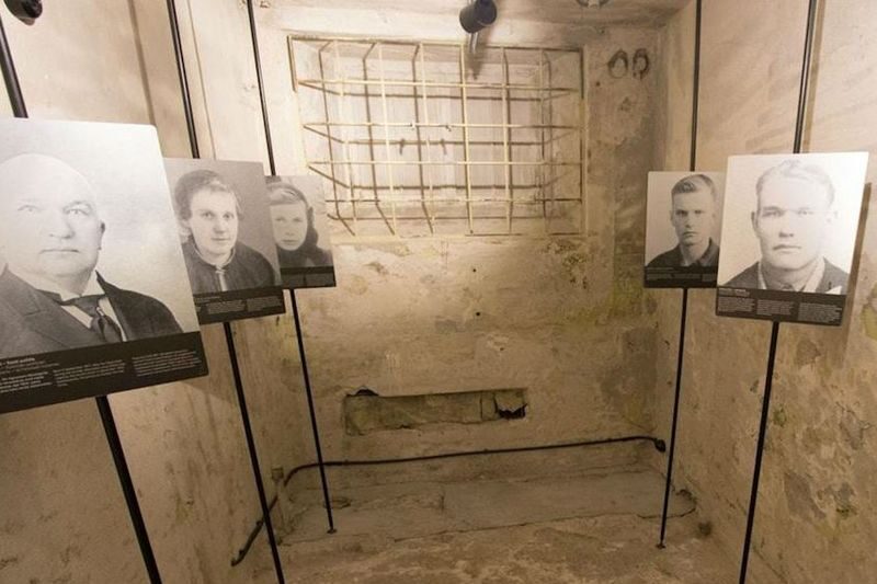 Admission to KGB Prison Cells in Tallinn - Pagari 1: An elegant building with a grim purpose