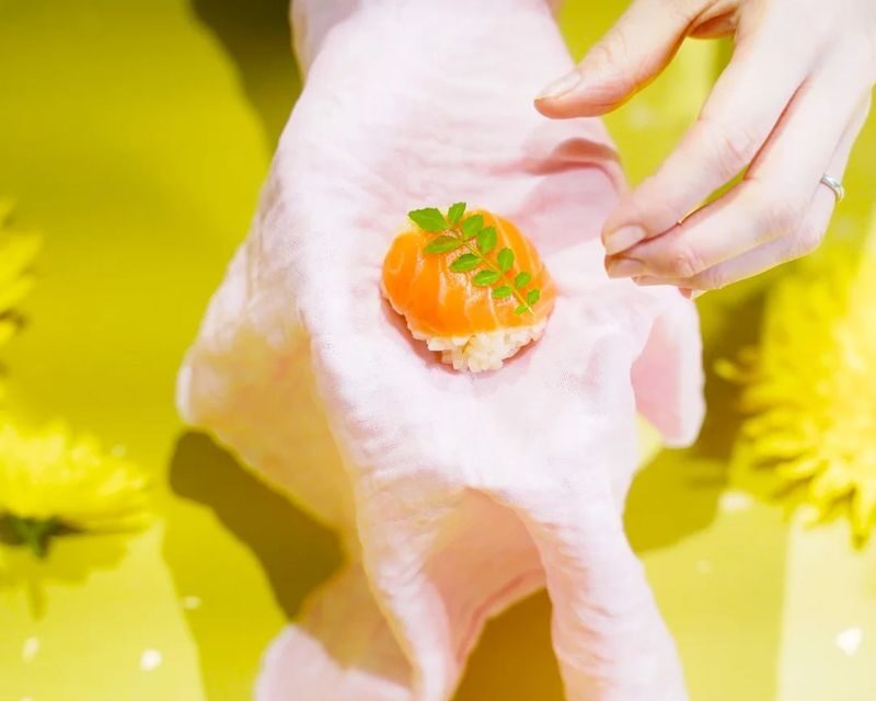 Adorable Temari Sushi Class in Shinjuku - Making temari sushi at FLOWER WALL MONE