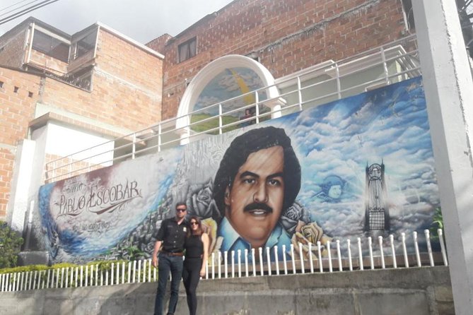 Advanced Package Pablo Escobar Tour Including C13 and Barrio PE Aprox 8 Hrs - Itinerary Highlights