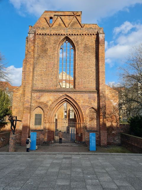 Adventourous Berlin With Medieval Elements and Urban Culture - Logistics and Accessibility